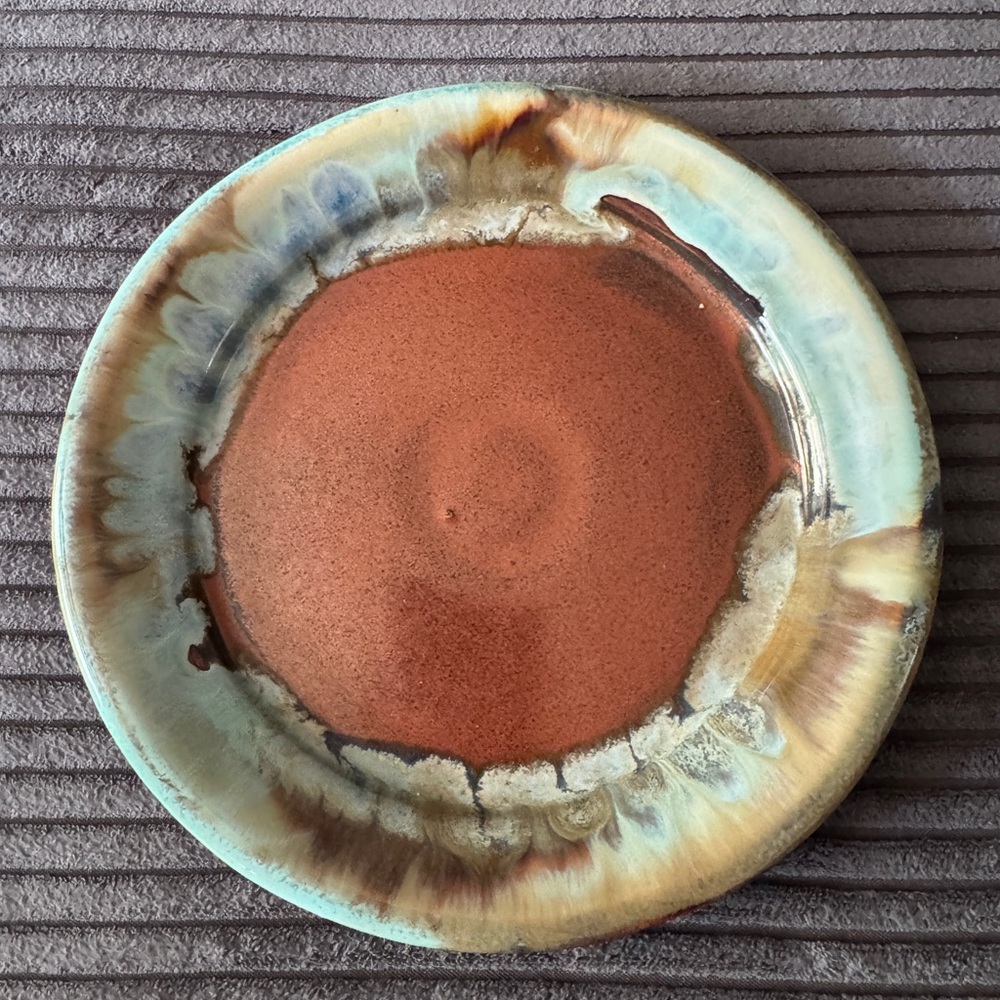 Handcrafted Ceramic Plate and Mug set with Earthy Tones - Picture 3 of 8
